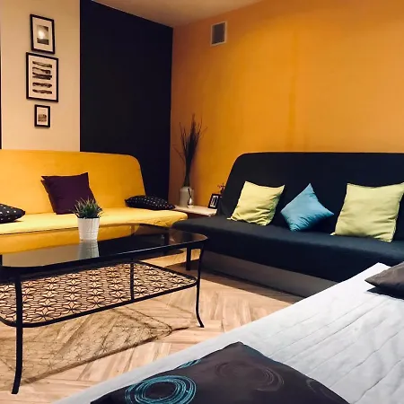 Living Aparthotel *